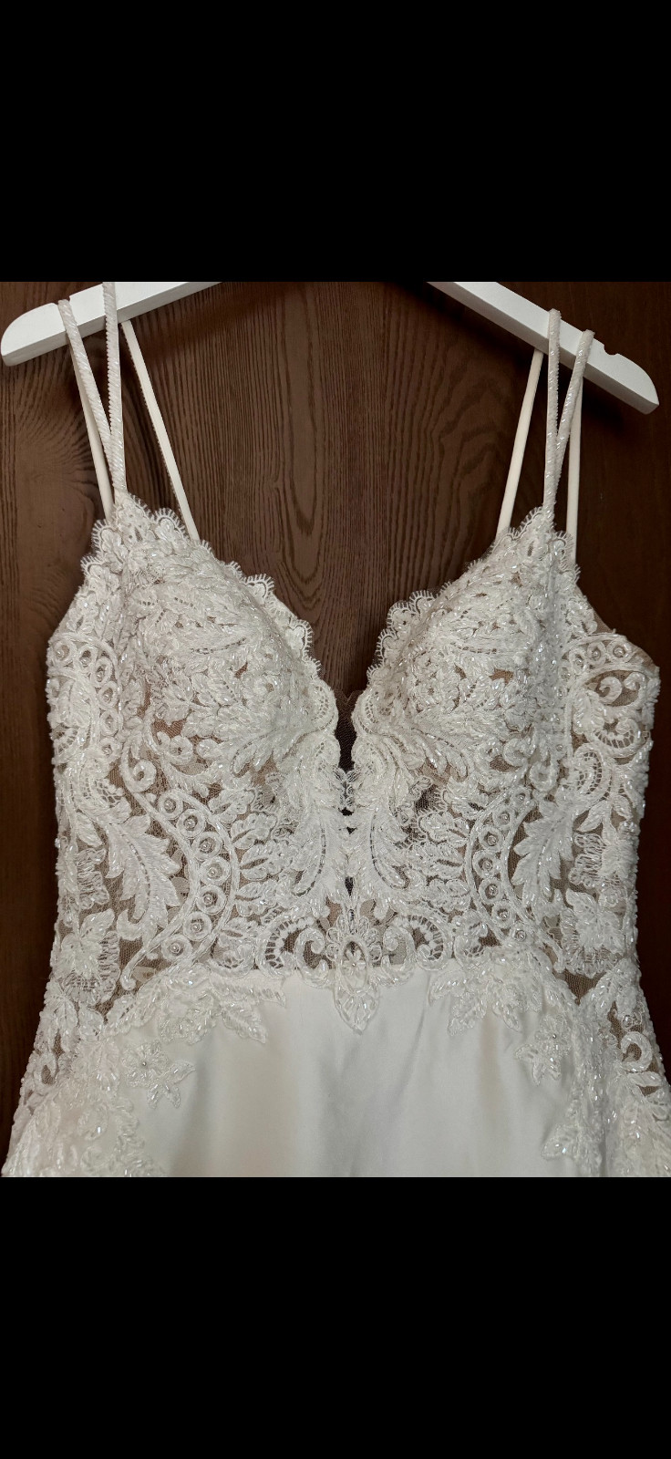 Martina Liana (Essence of Australia) Wedding Dress, Style 906. Size 10. NWT.