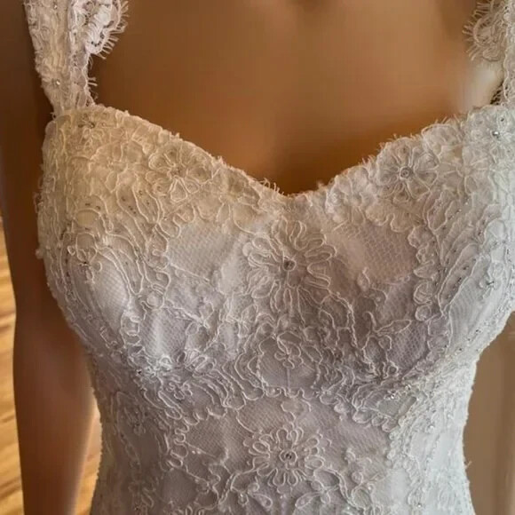 * Martina Liana Iv Lace Sleeveless Fit Flare Bridal Gown Wedding Dress Size 6 8