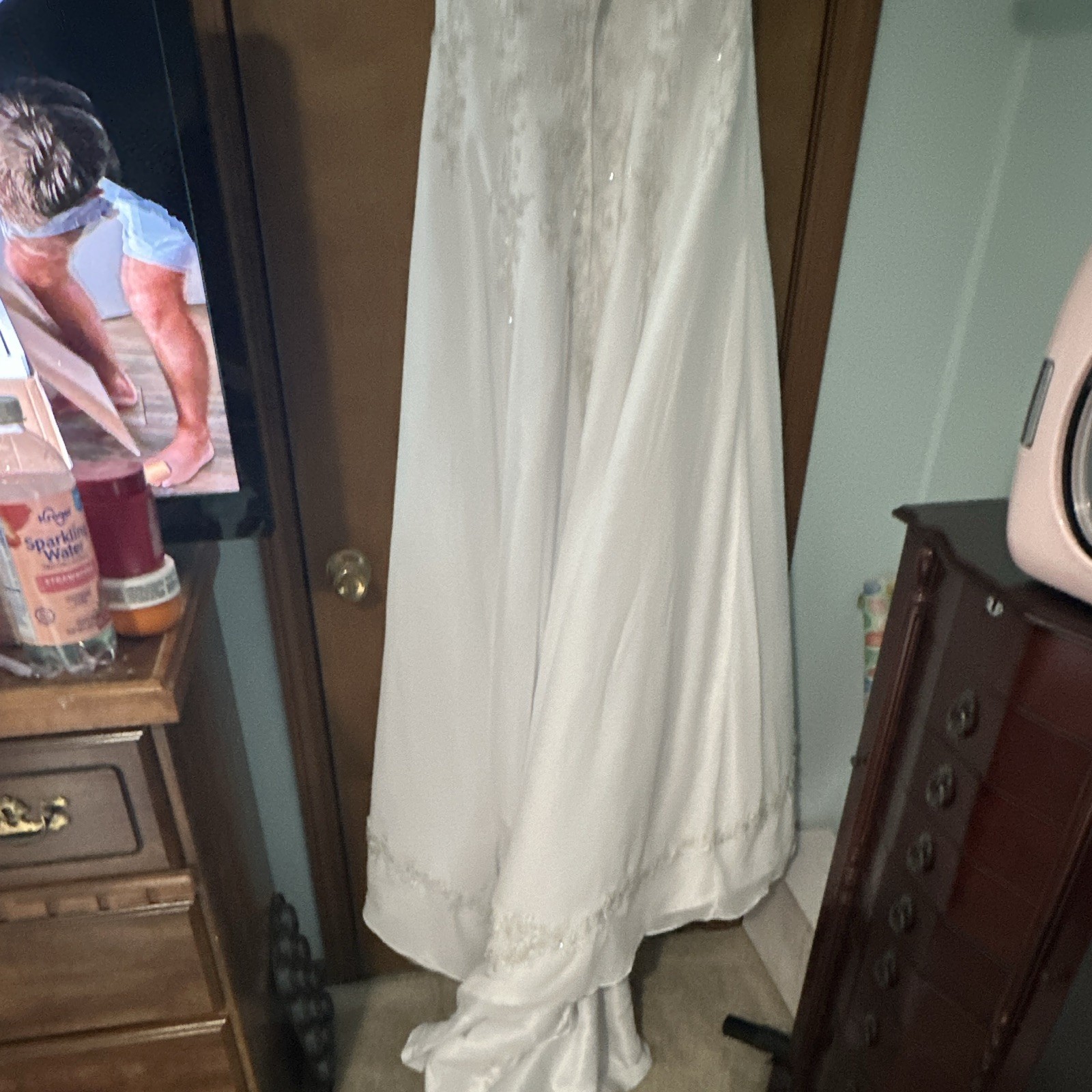 White A-Line Full-Length Wedding Dress Spaghetti Straps Lace Beading Embroidery