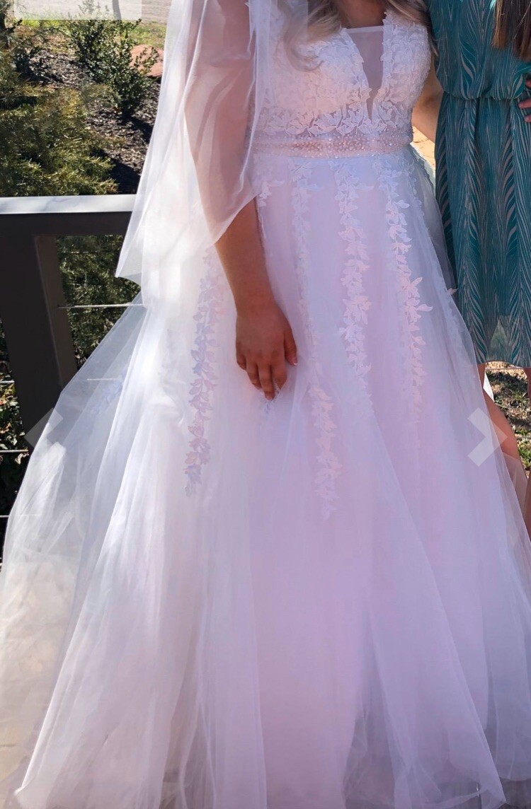 White Ivory Lace Appliqué V-Neck Wedding Dress Size 2-26