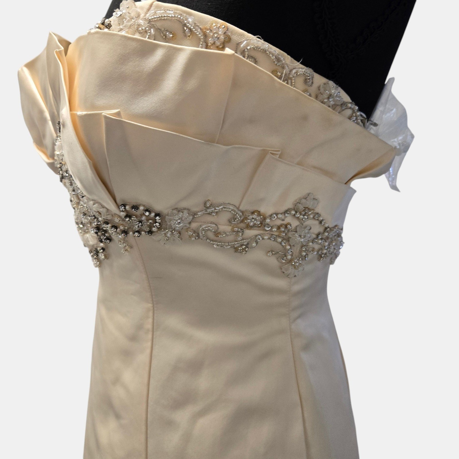 Casablanca Couture Wedding Gown Cream Satin Beaded Strapless Bridal Dress Train
