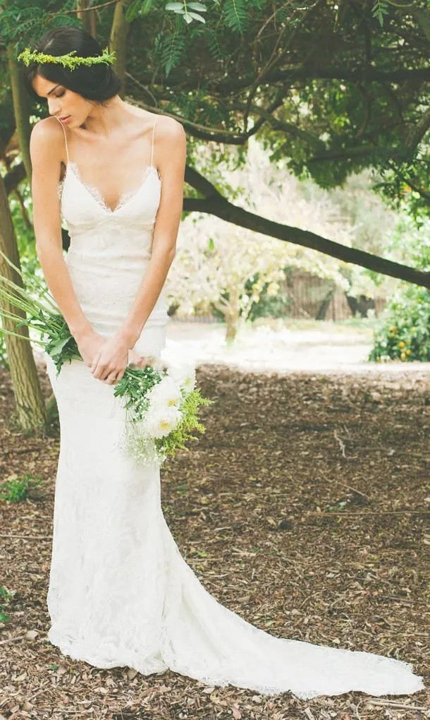 Sexy Boho Beach Lace Wedding Dress Spaghetti Straps Sheath Backless Bridal Gowns