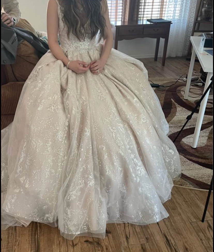 Wedding Dress Ball Gown, Princess, Or quinceañera Essence Of Australia Size 2