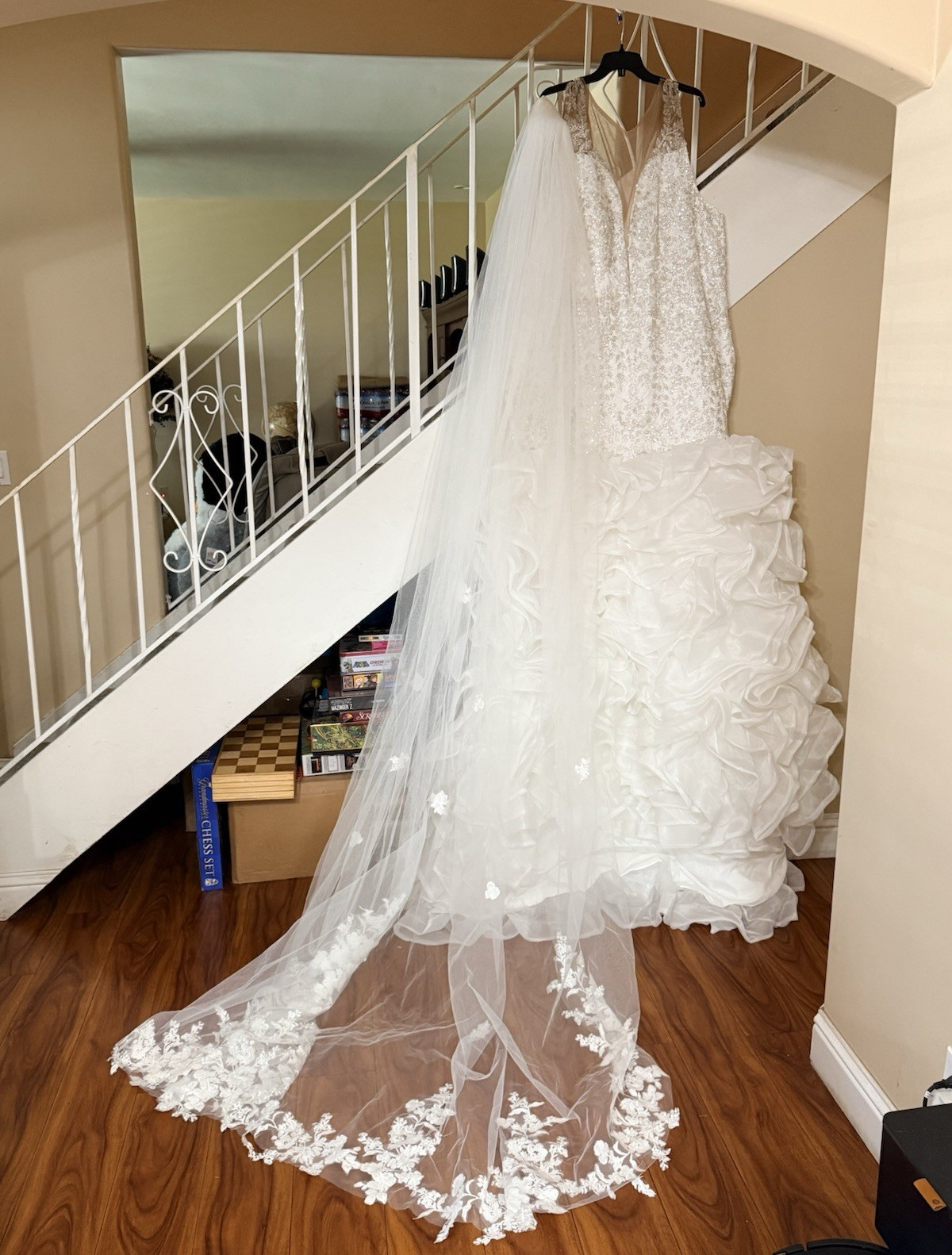 White/Ivory V-Neck Ball Gown Wedding Dress Size 26 Beaded Sequin Tulle $450 OBO