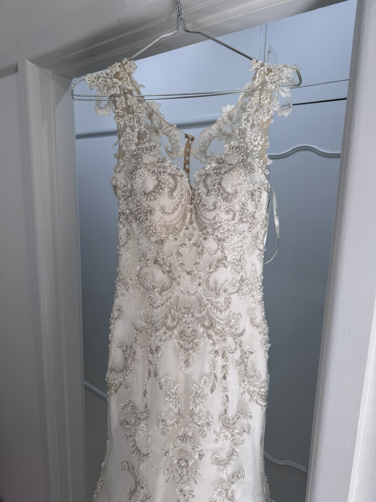 Women’s Size 6 US 0 Wedding Dress Custom Made With hoop skirt & Veil
