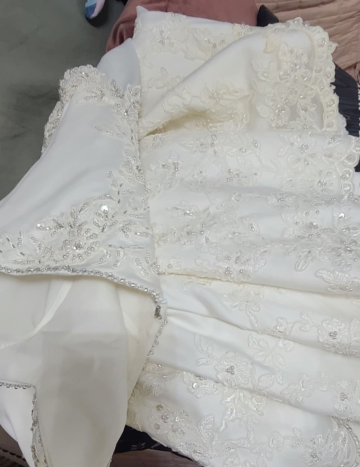 PC Mary’s wedding gown beautiful sweetheart neckline strapless