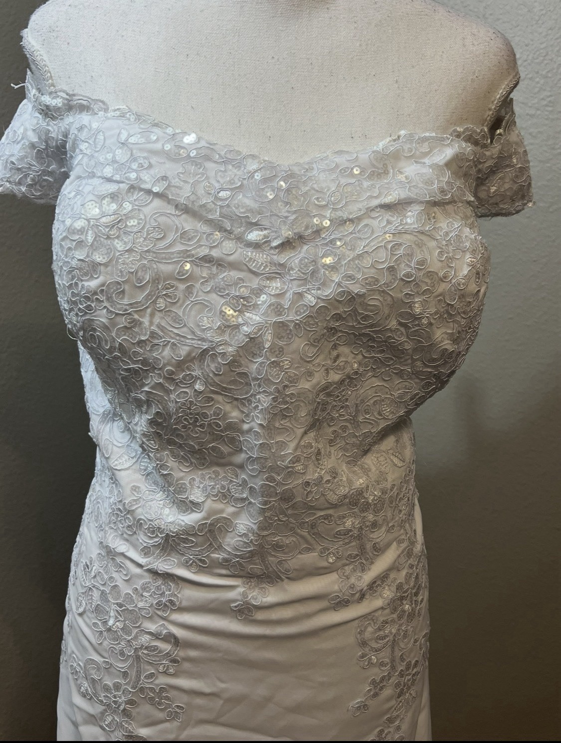 #8-16 White Off The Shoulder Sequin Appliqué Chiffon Long Dress-3X/Size 22/24