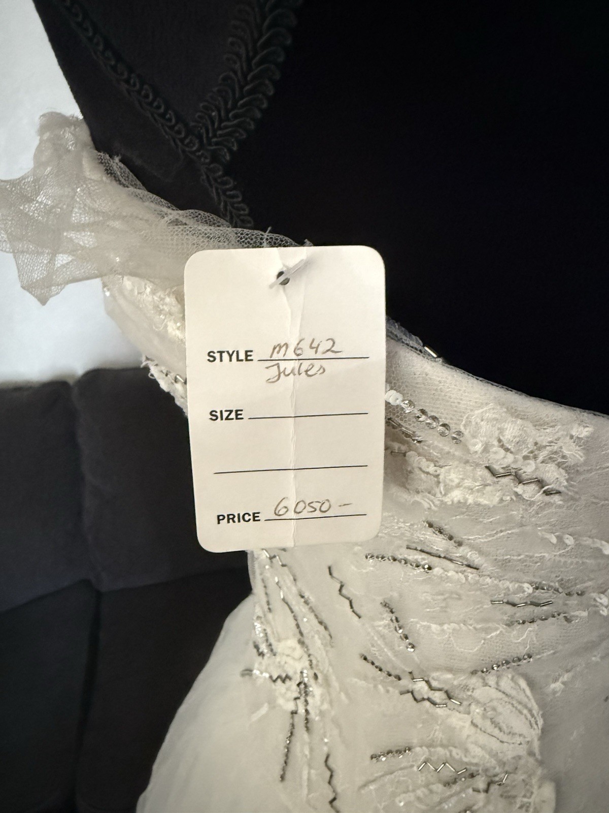 NEW GORGEOUS WHITE AMSALE LAYERED Blue Label ILLUSION STRAPS WEDDING GOWN Size 6