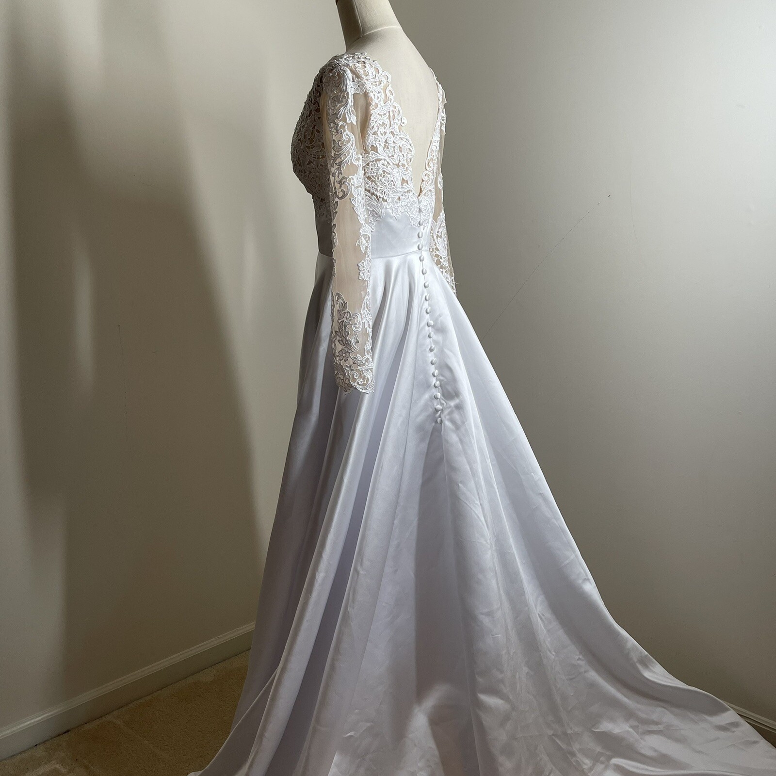 NWT Hebos White Satin w/Lace Overlay Satin Buttons Long Sleeve Wedding Dress