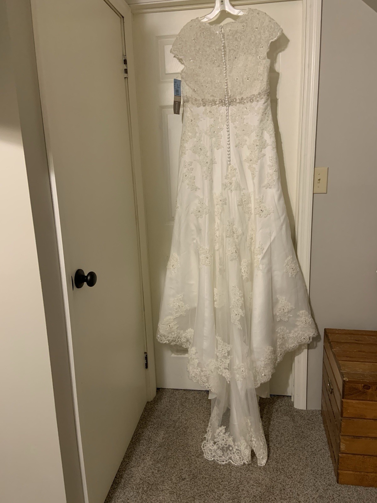 David’s Bridal Ivory Cap Sleeve Lace Over Satin A-Line Wedding Dress 16 petite