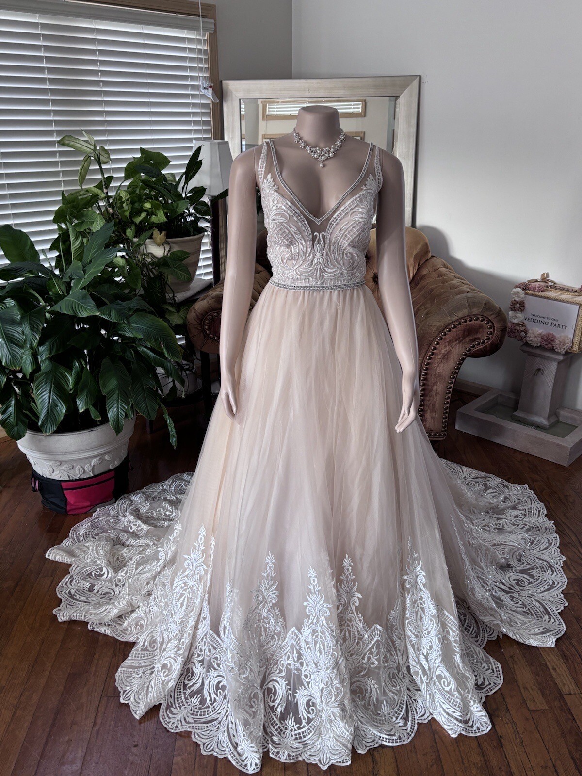 New ASHLEY &JUSTIN Bridal Gown Wedding Dress Size 8 Iv Nude 4702125