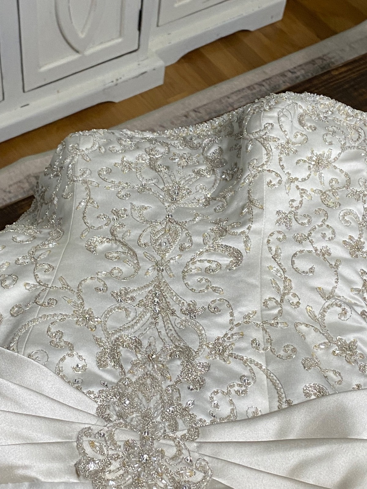 Allure Bridals Wedding Dress Size 8 and Vail beautiful gown