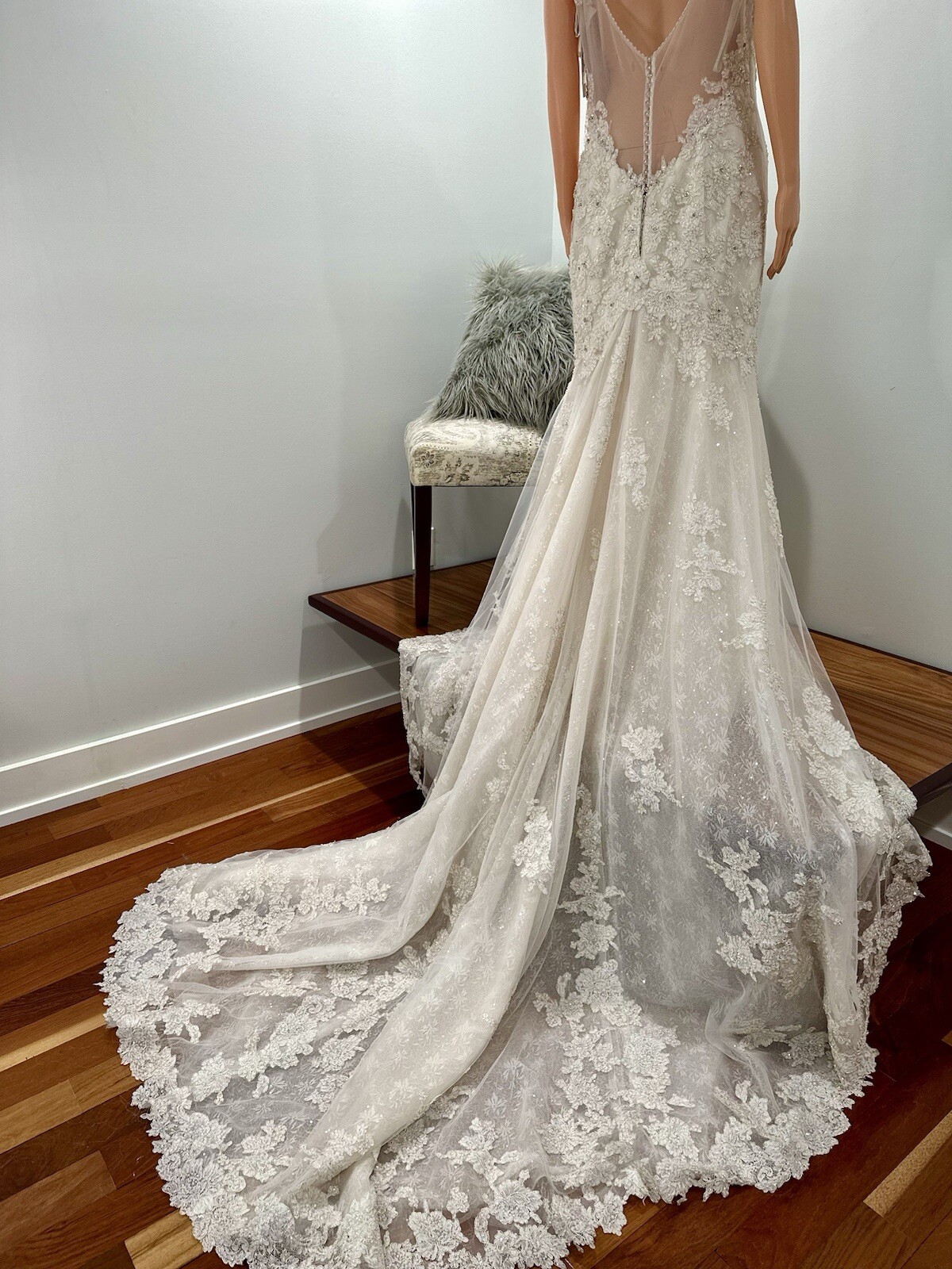 Sophia Tolli Wedding Dress Size 14 Embellished Sparkles Long Train Form Fitting