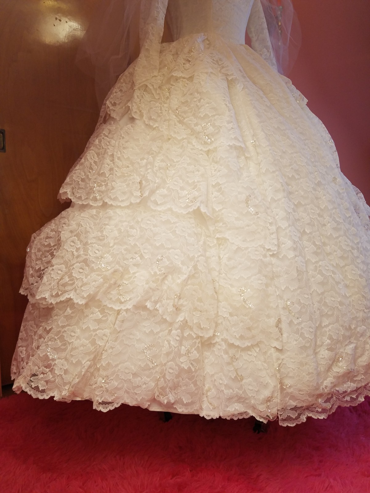 1950s/1960s Tiered Ruffle Lace Vintage Romantic White Wedding Dress XXS / XS