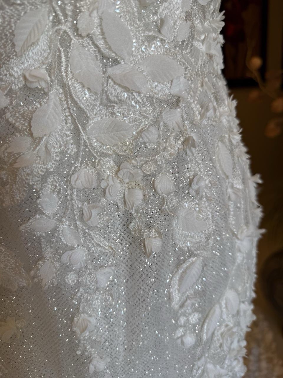 Ashley & Justin Bride Size 4 Mermaid Wedding Dress 3D Floral Lace Beaded Train