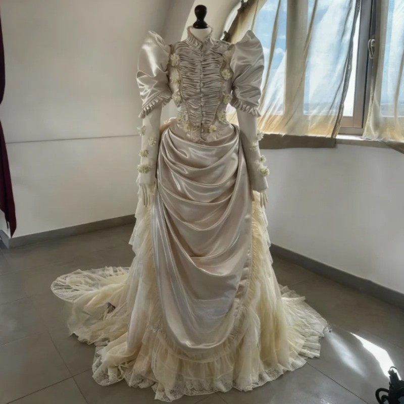 Vintage Victorian Stain Wedding Dresses Medieval Long Sleeve Tulle Bridal Gowns