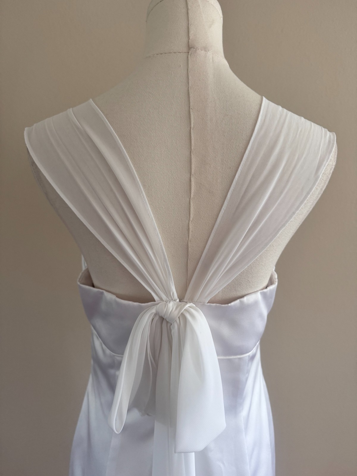 Vintage 90s/00s Alfred Angelo White Minimalist Dress/Gown w/Back Bow Detail