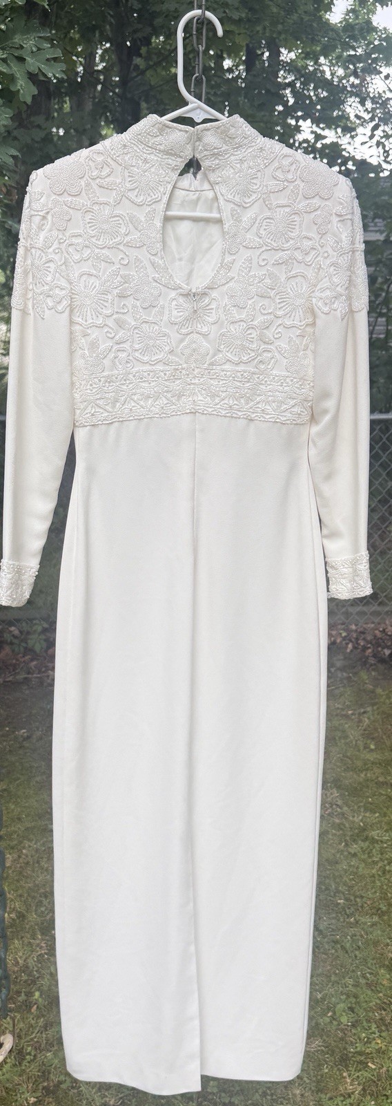 Vintage Y2K Jovani Mock Neck Long Sleeve Beaded Column Wedding Gown Size 4 Dress