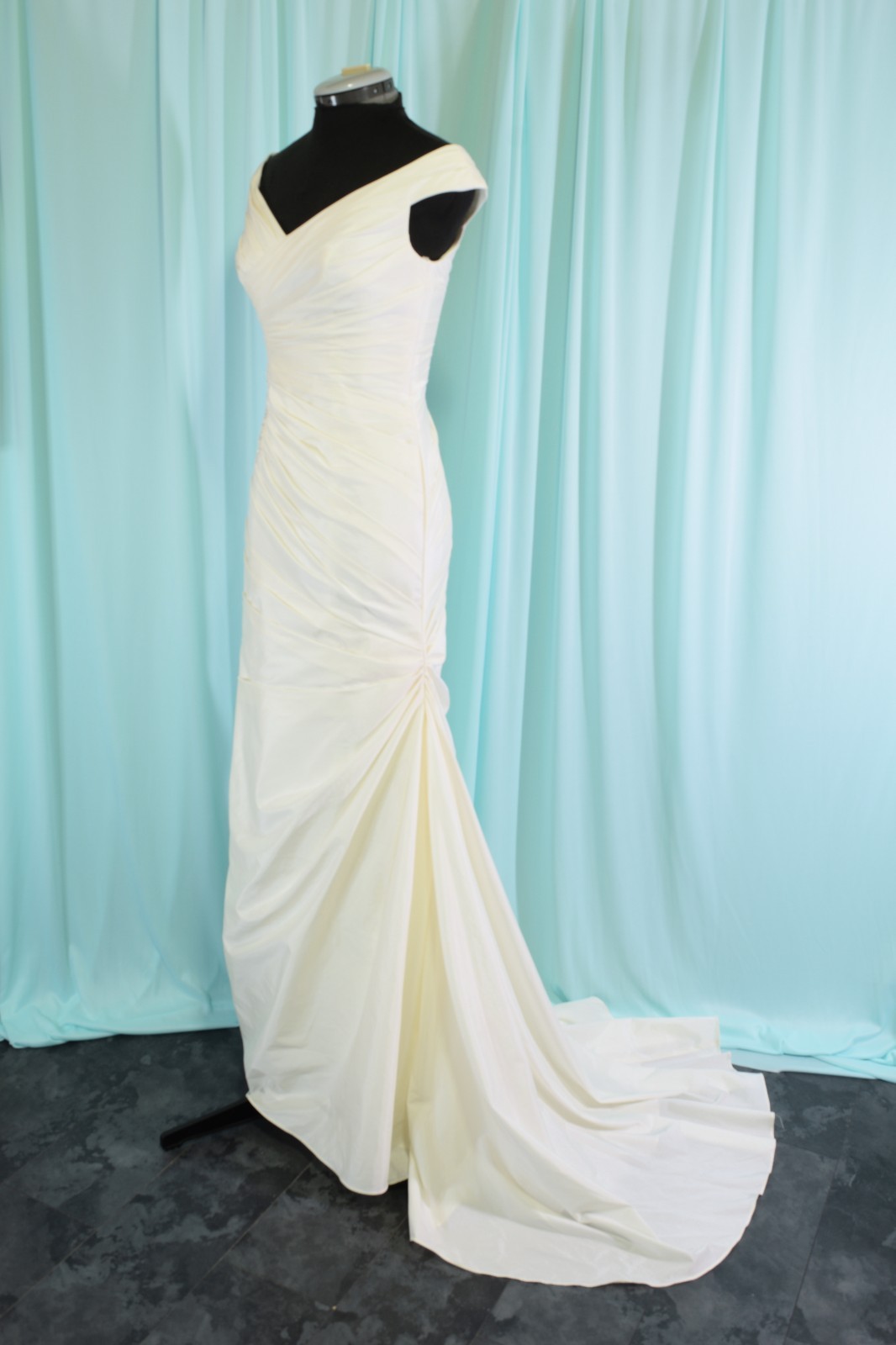 David’s Bridal OP1330 Ivory Taffeta Off Shoulder Fit & Flare Wedding Dress 4 NWT