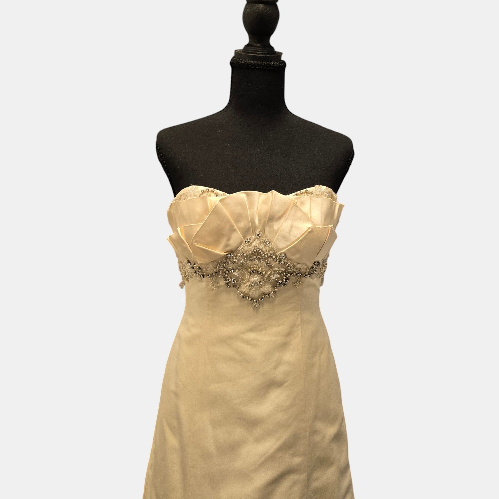Casablanca Couture Wedding Gown Cream Satin Beaded Strapless Bridal Dress Train