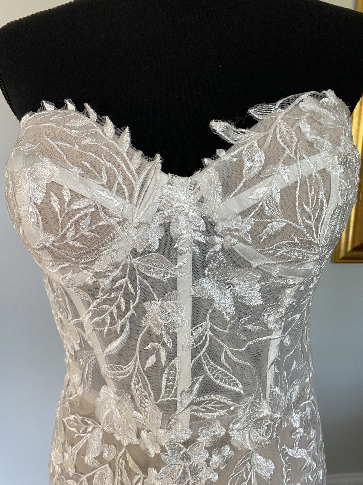 Champagne Sleeveless Mermaid Wedding Dress