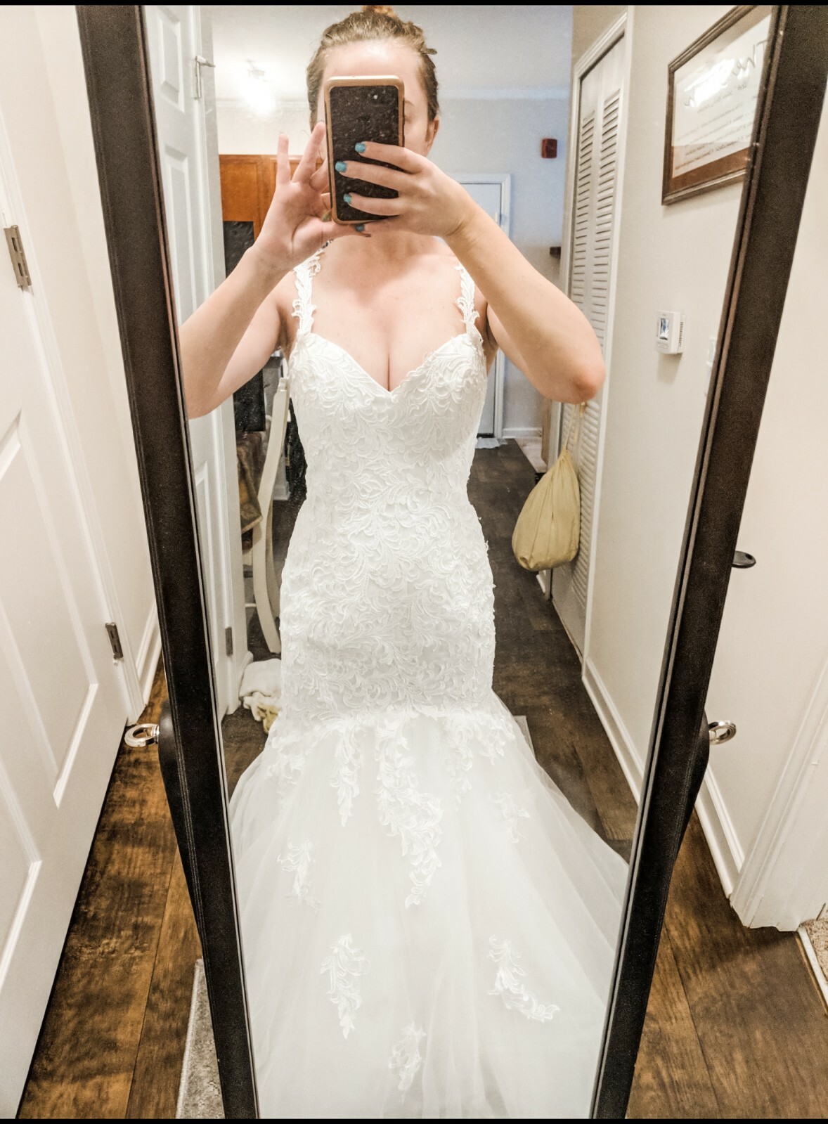 Mermaid/trumpet wedding dress. Only selling bc I fell in love w/ a different one