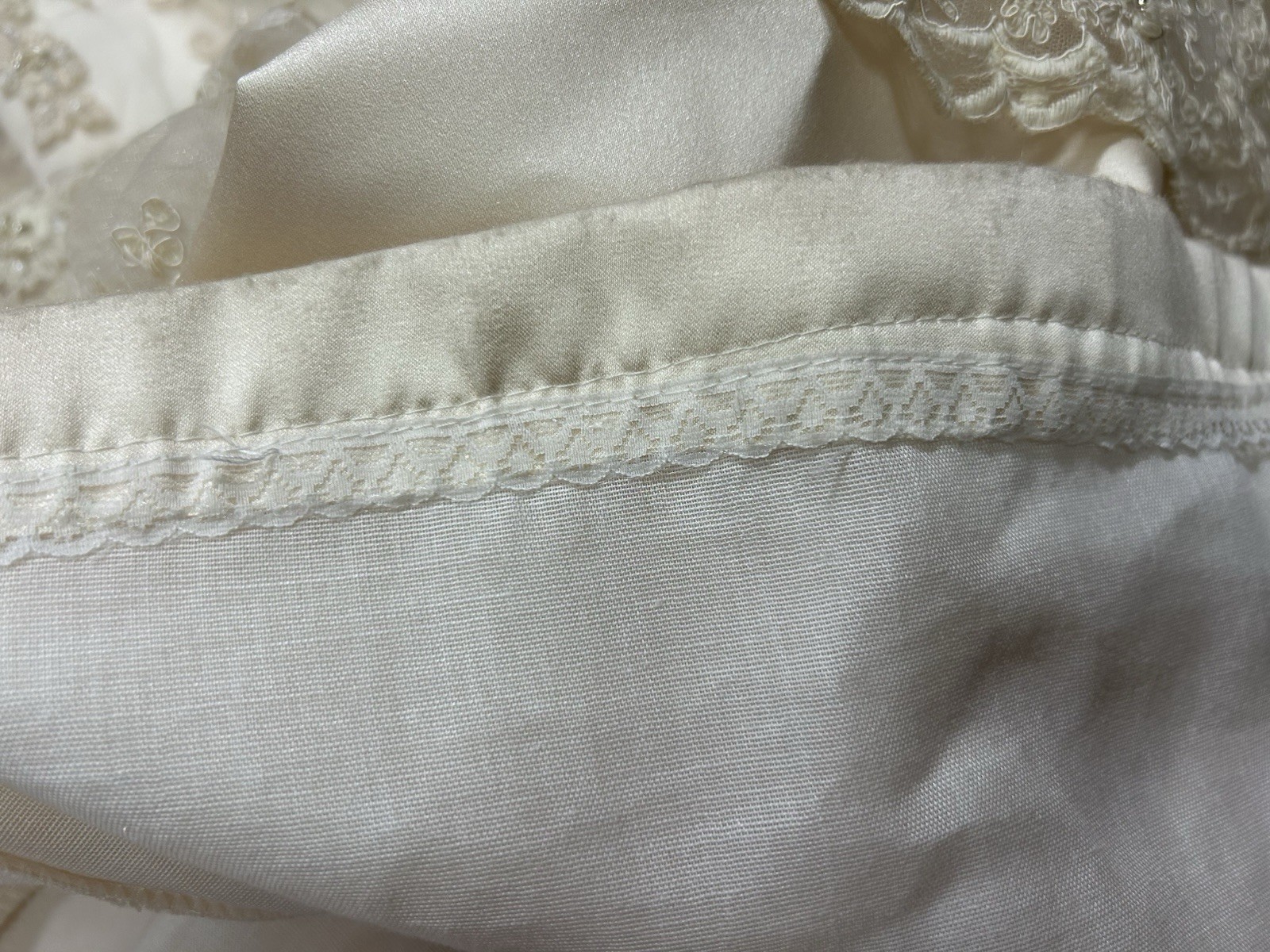 Maggie Sottero Emma Wedding Dress Size 6 Ivory Corset Detachable Cap Sleeves
