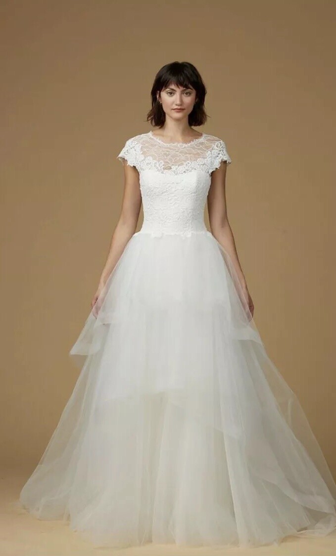 New Authentic Nouvelle Amsale lace tulle wedding dress Size 10 $2759
