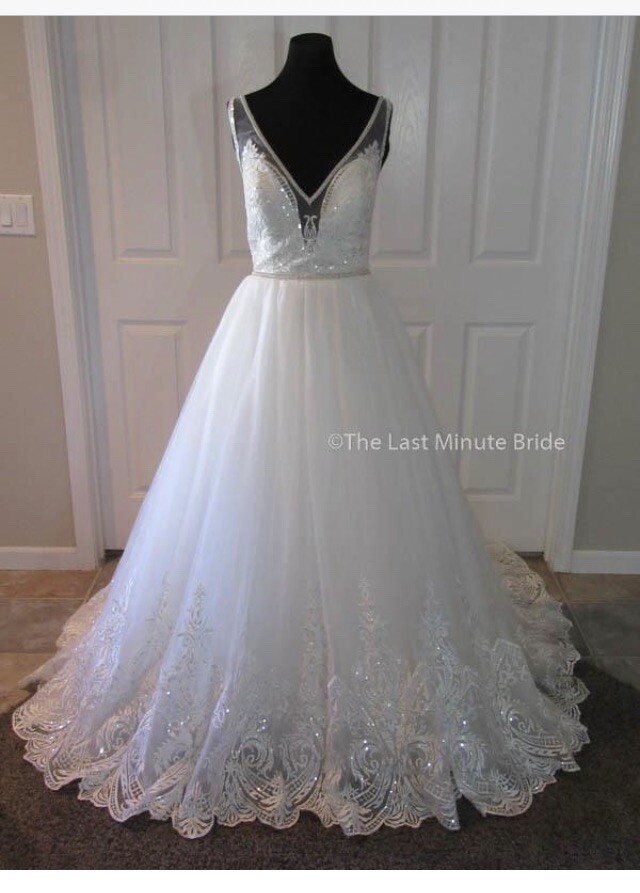 Pre-Loved ASHLEY & JUSTIN Bridal Gown Wedding Dress Size 12 White