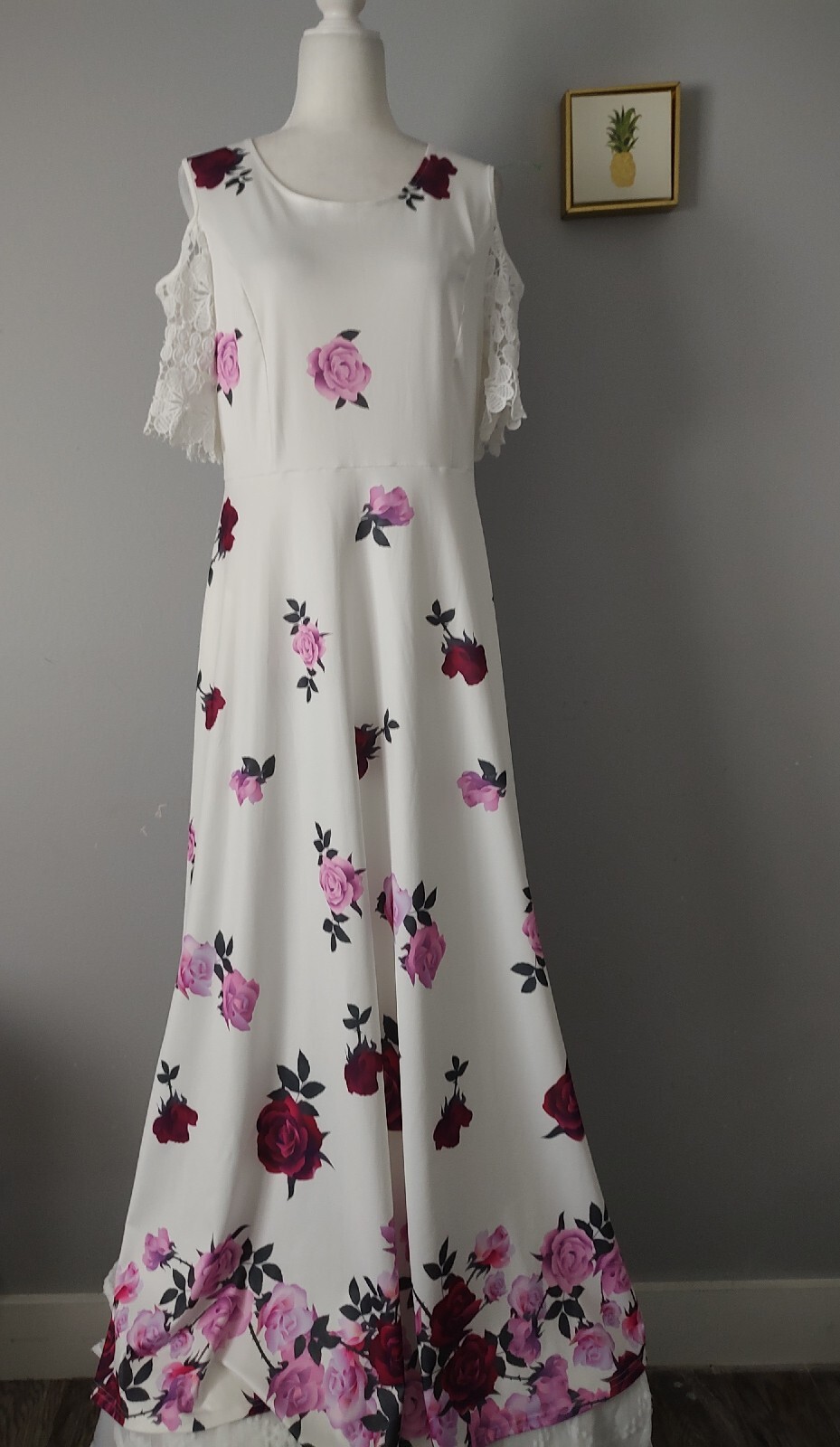Maxi Dress color white with flowers Size L with pockets brand New Handmade