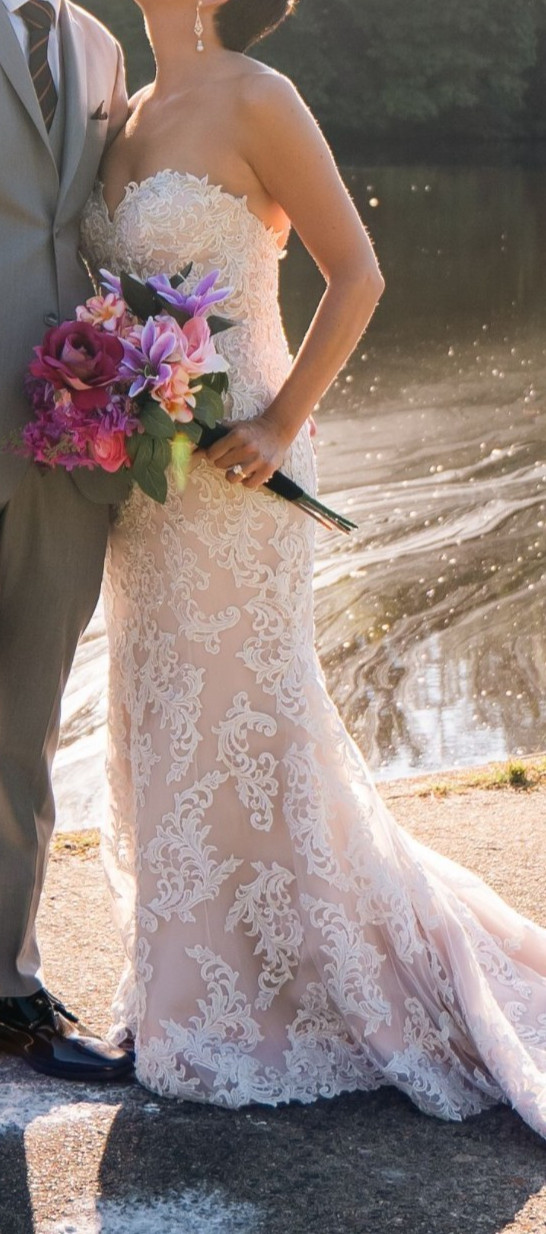 Essence of Australia Ivory Wedding Dress Gown size 8/10