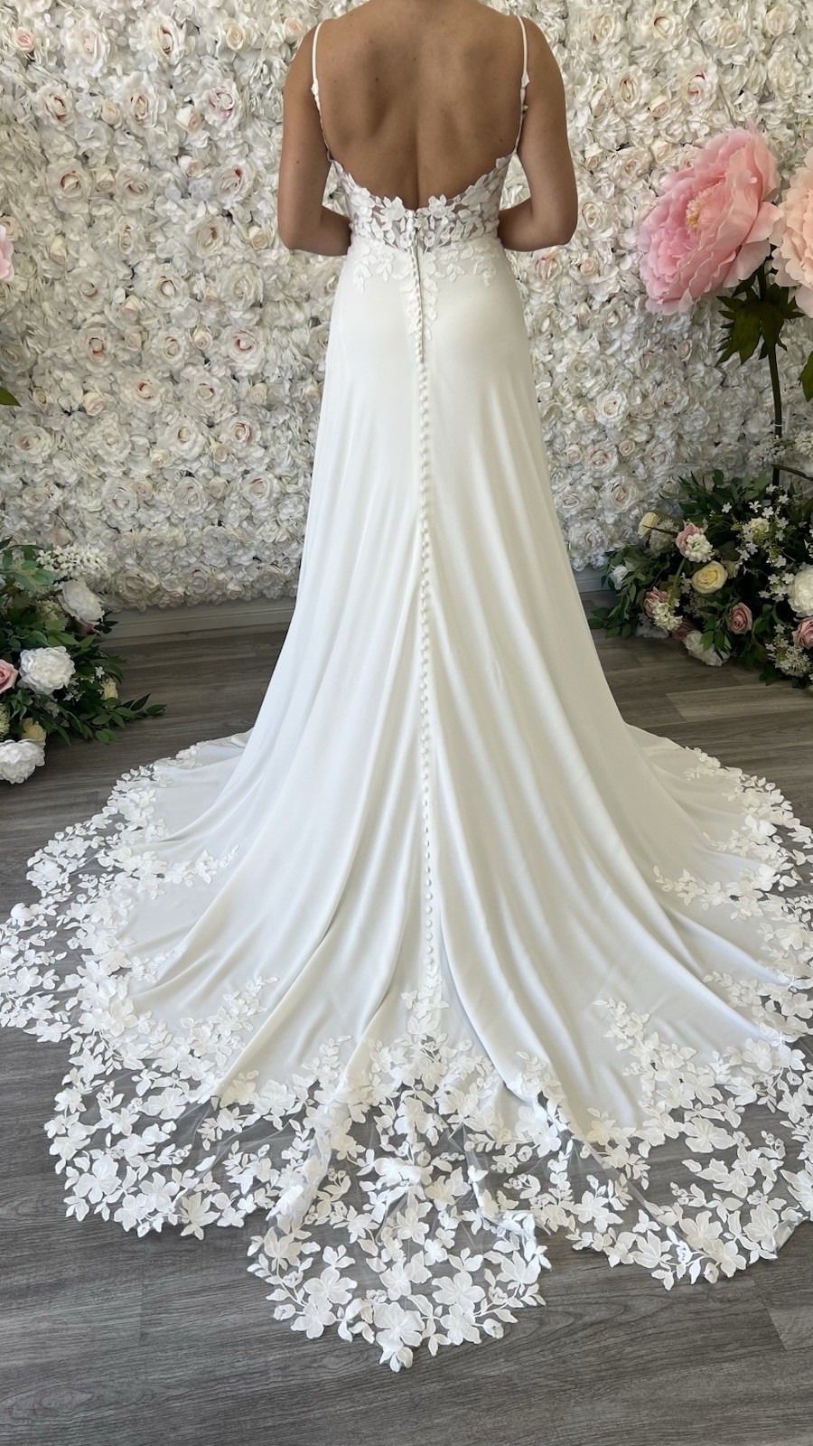 Slim A-line Crepe Wedding Dress Bridal Beach Gown Lace Train Size 10