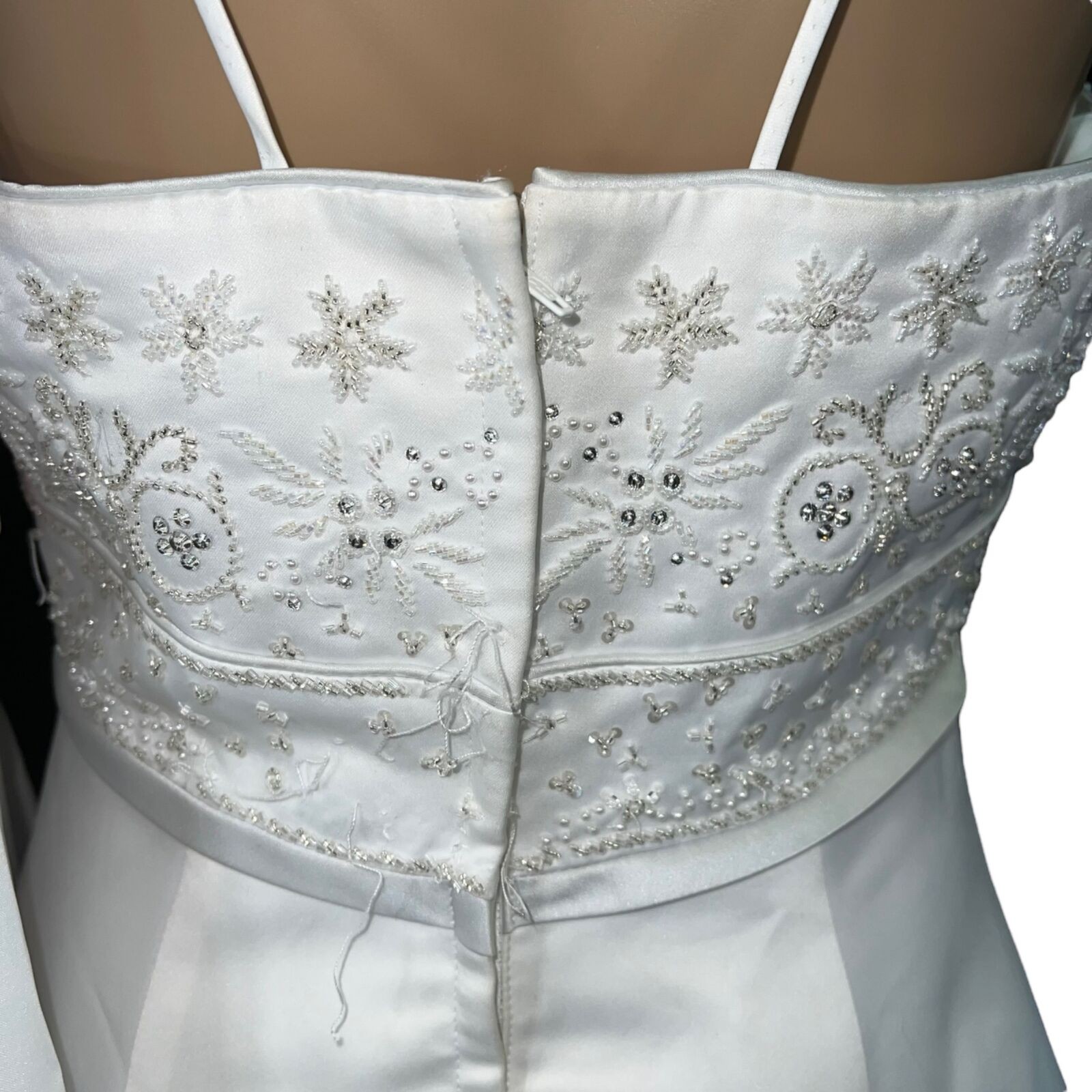 Signature Bridal Gown Sz 10 White Beaded Wedding Dress A Line Train Sleeveless