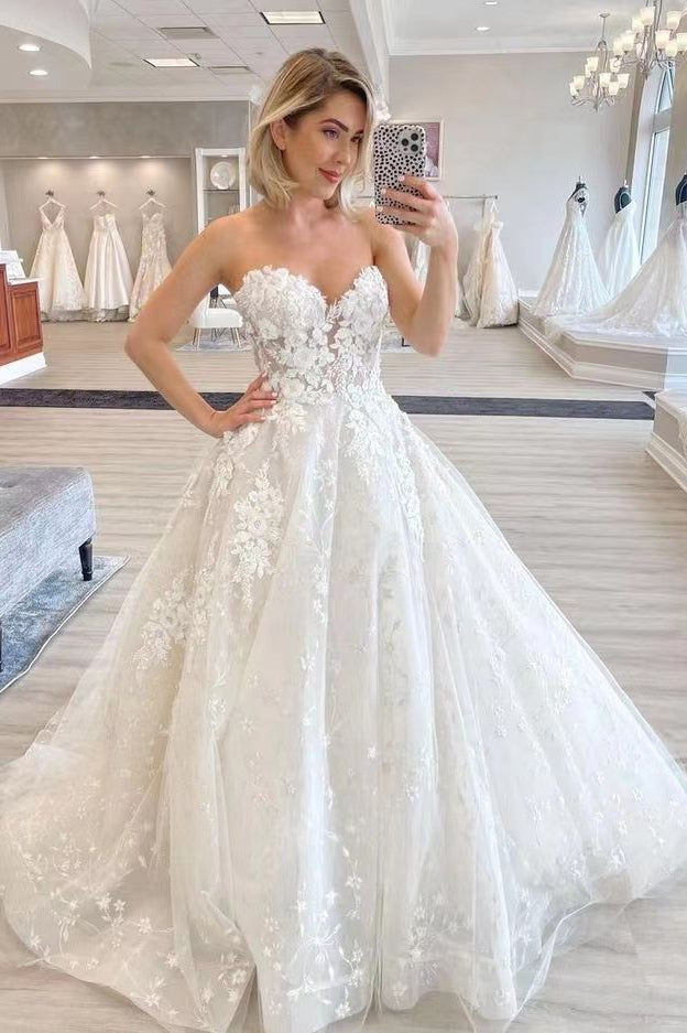 Boho Wedding Dresses Lace Appliques Sweerheart Sweep Train Beach Bridal Gown