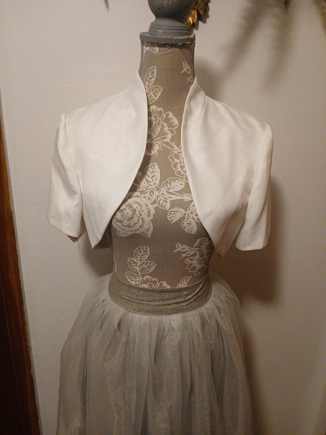 Mary’s Ivory Short Sleeve Bolero Size 8