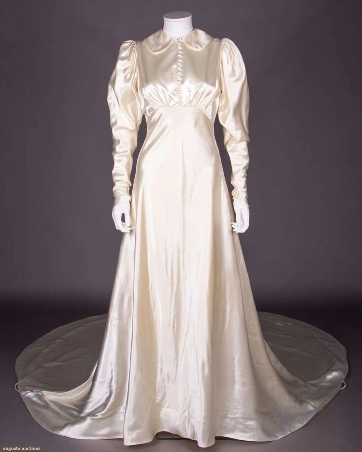 Vintage Champagne Wedding Dresses Long Sleeves High Neck A Line Bridal Gowns
