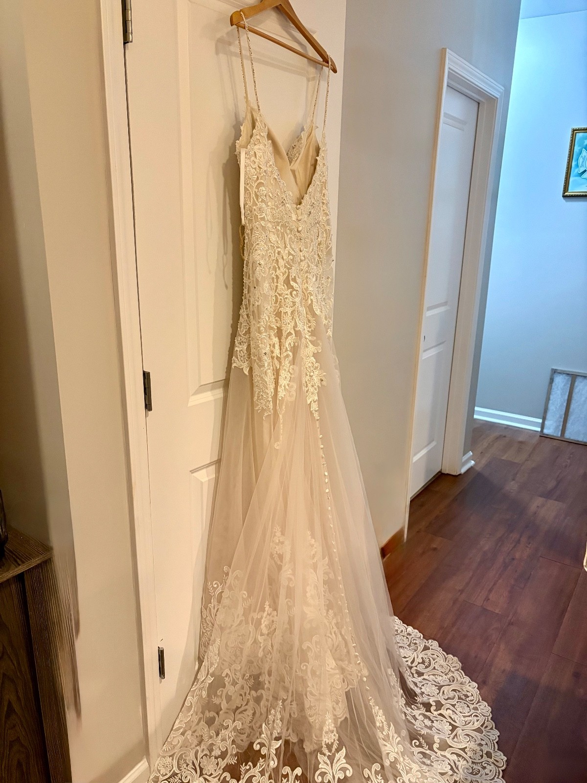 🤍 Romantic Allure Bridals Lace Wedding Dress – Size 12 – Sample Gown ✨