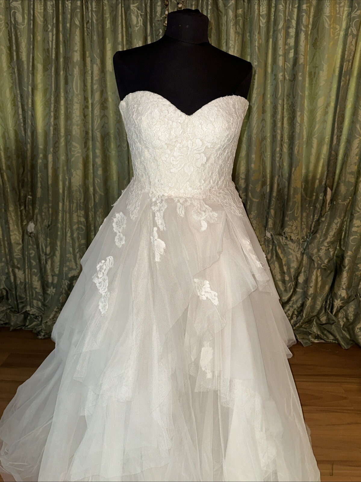 Allison Webb Wedding Gown Camilla 4852 Ivory Cashmere Size 10 Couture NWT