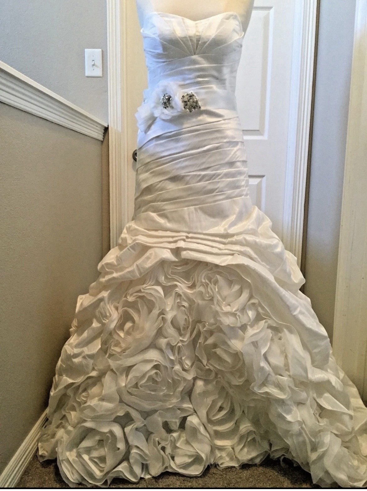 Kitty Chen Couture Wedding Dress Size 4 Mermaid Corset Back Rosette Skirt