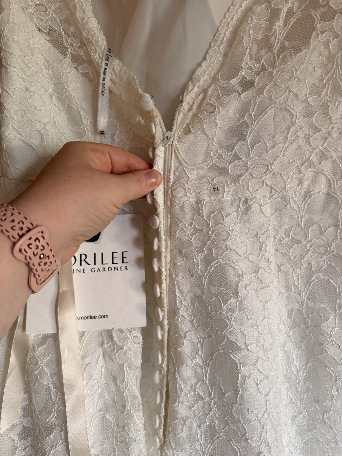 Morilee Ivory Lace Sleeveless V-Neck Full-Length Wedding Dress Size 14