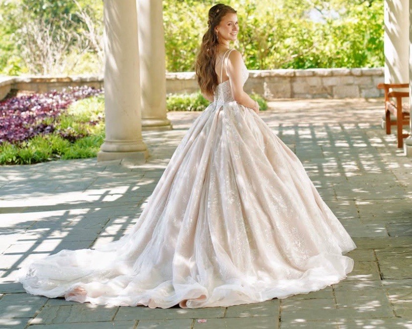 Wedding Dress Ball Gown, Princess, Or quinceañera Essence Of Australia Size 2