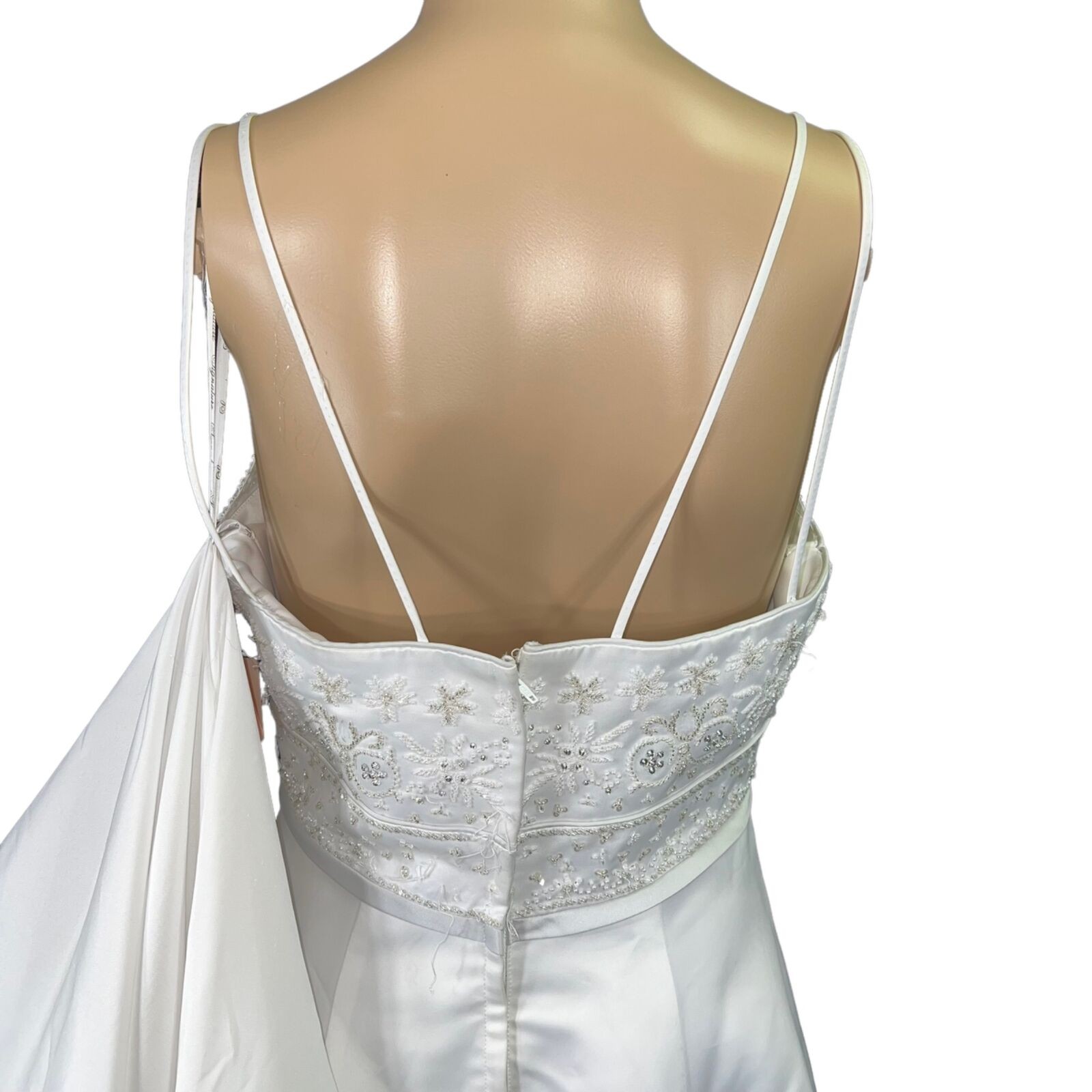 Signature Bridal Gown Sz 10 White Beaded Wedding Dress A Line Train Sleeveless
