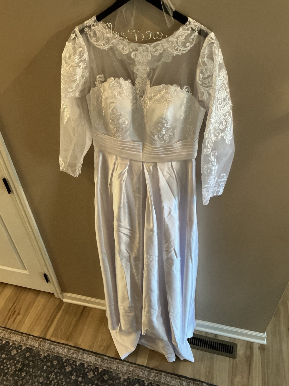 Brand New Size 16 Wedding Dress Satin and Sheer Bodice With Lace