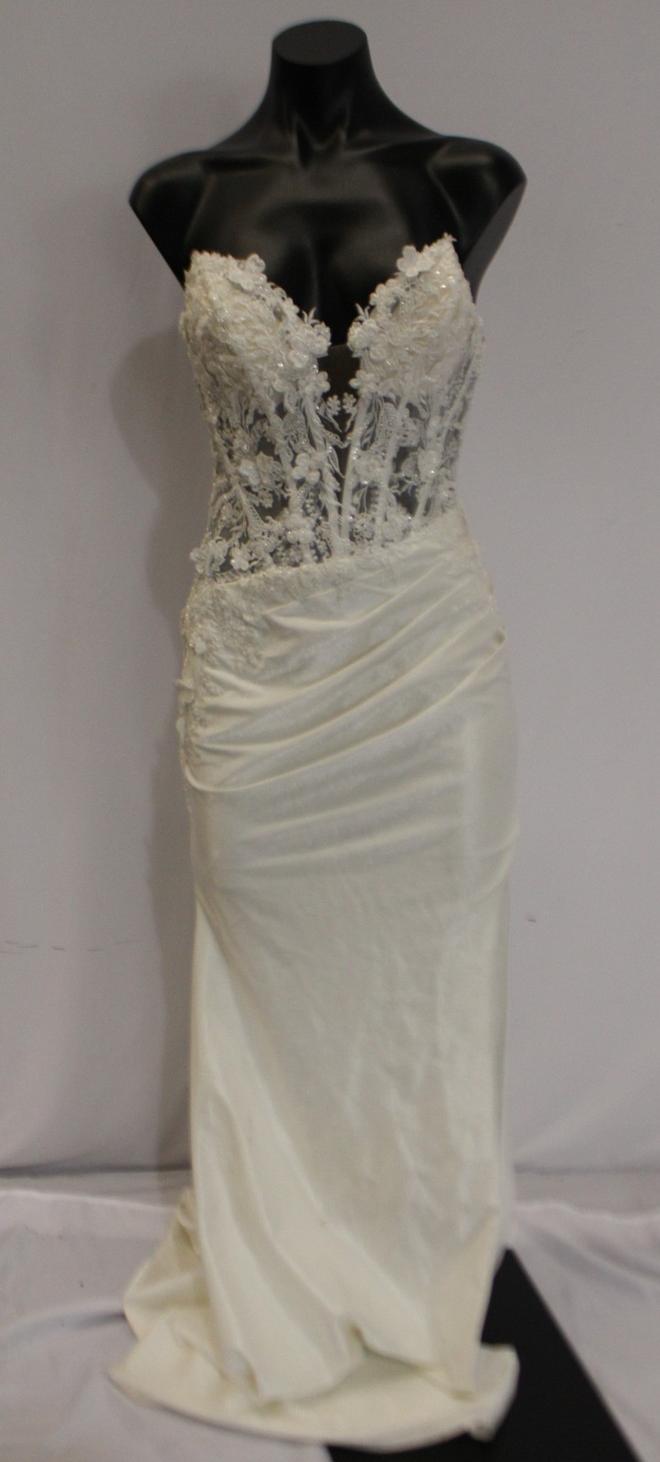 Ladivine Women’s Strapless Fitted Corseted Bridal Gown LB3 Off-White Size 2