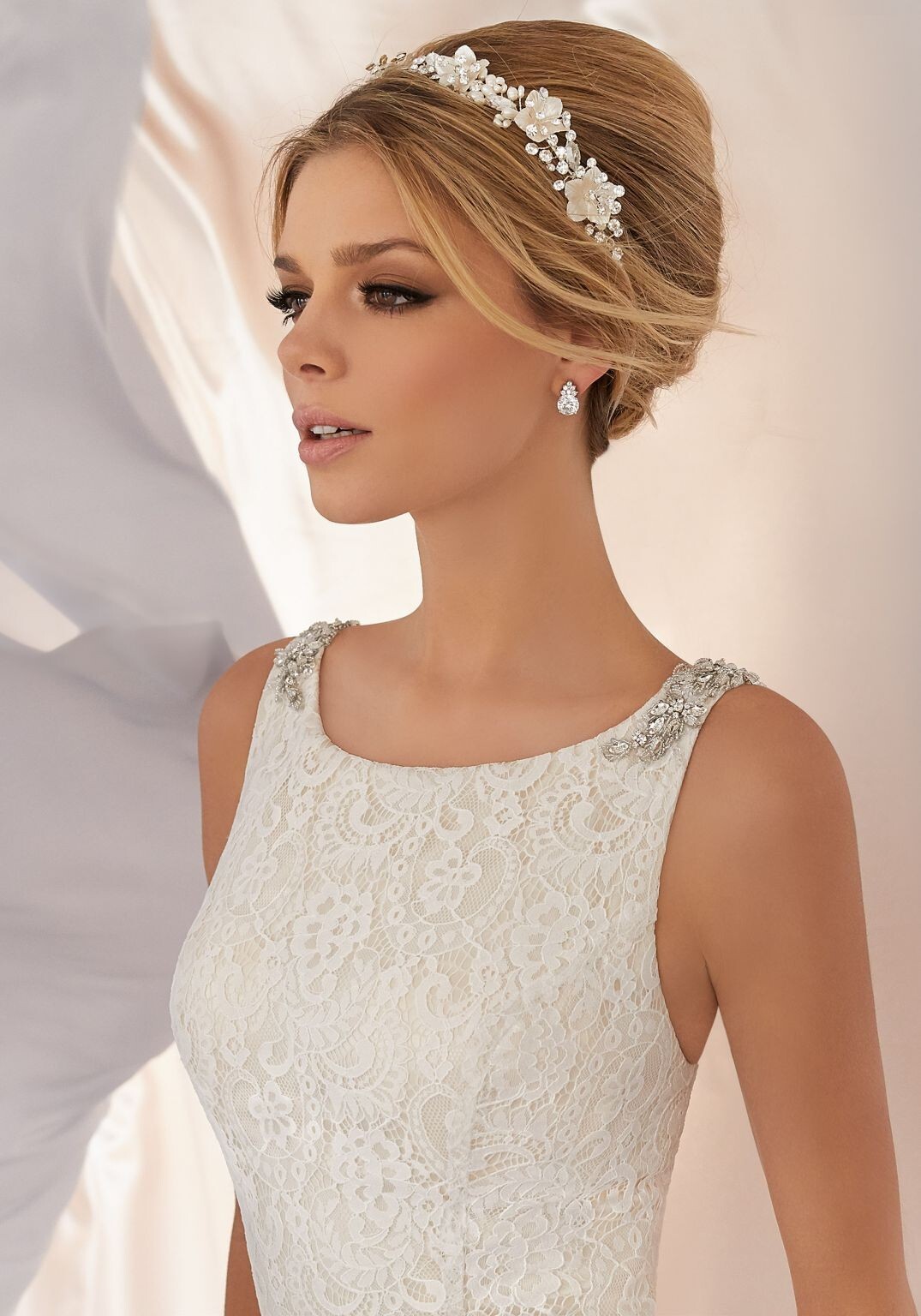 Wedding Dress Mori Lee Style 6866 Size 8 Sheath Fit, Lace, Sequins, V Back