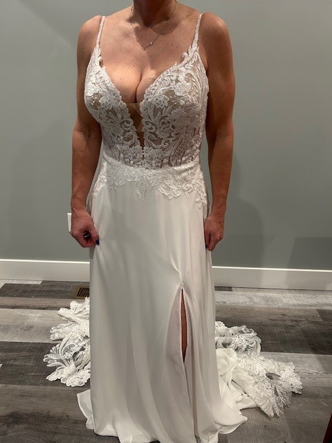 Allure Bridals A1209 wedding dress – Size 8, altered