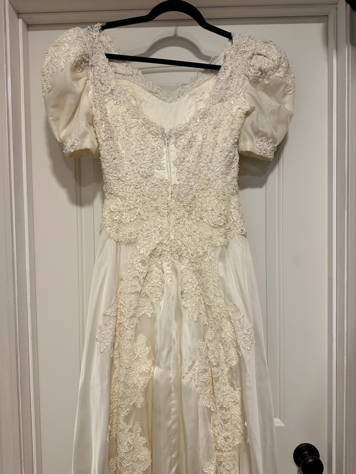 Handmade Classic Ivory A-Line V-Neck Short Sleeve Lace Beaded Sequin Train