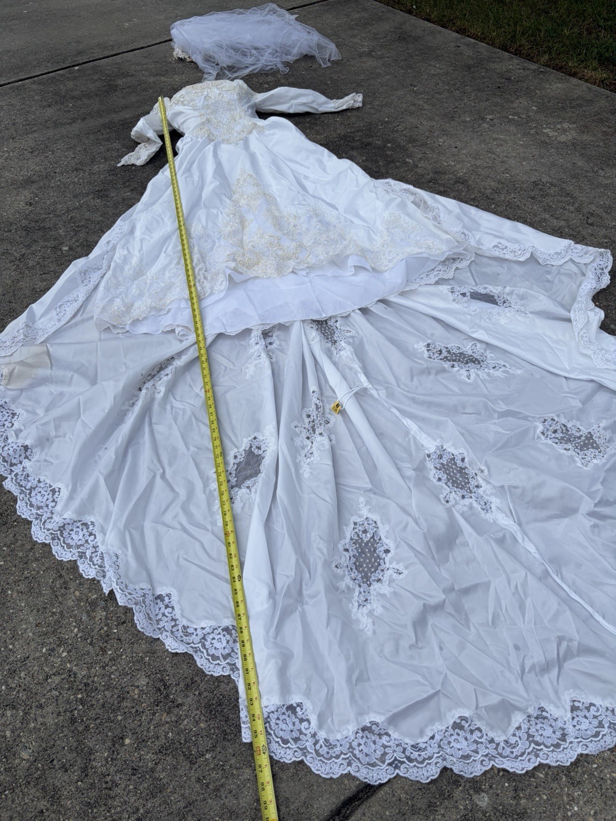 Unbranded VTG 70s Lace Princess Wedding Dress with 4ft Train and Veil. Size 12
