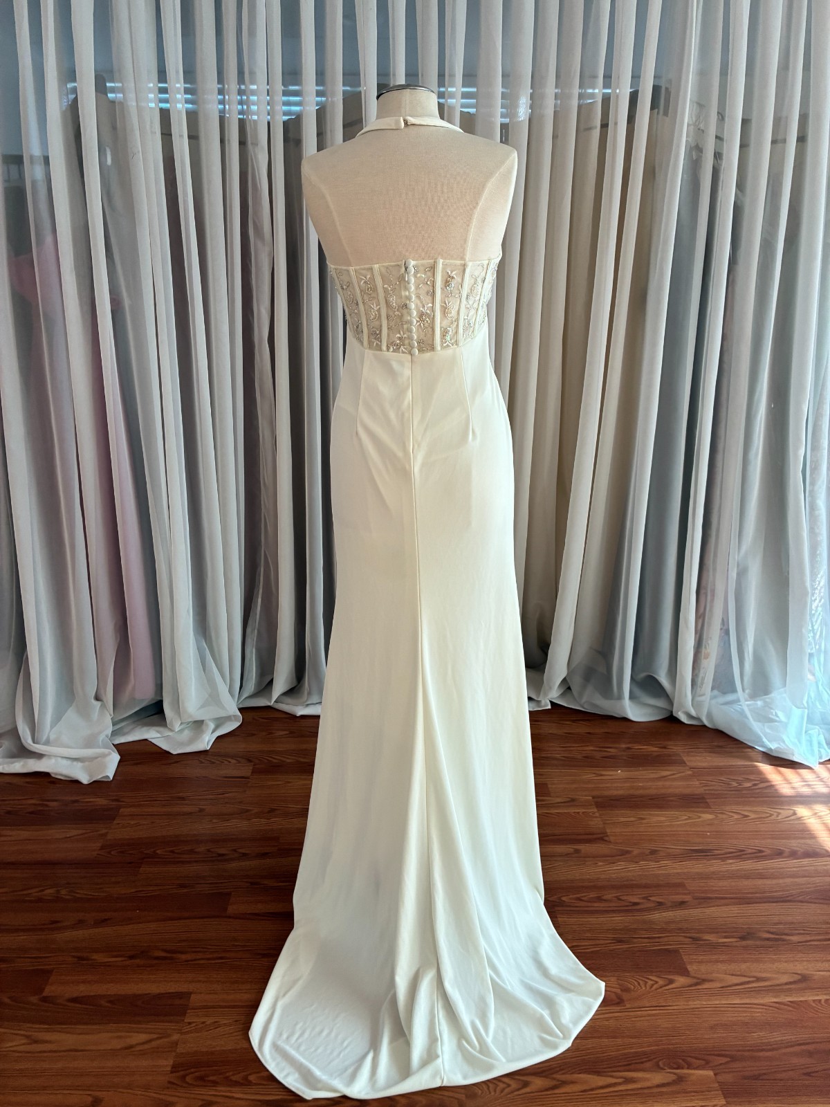bridal gown Demetrius Ivory size 6 simple bridal gown stretch fabric
