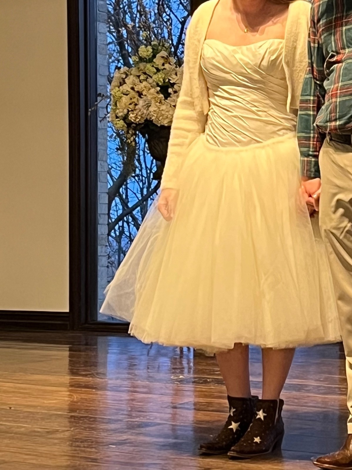 Vera Wang “White” Ivory Puffy tulle wedding dress 12 tea length vintage style